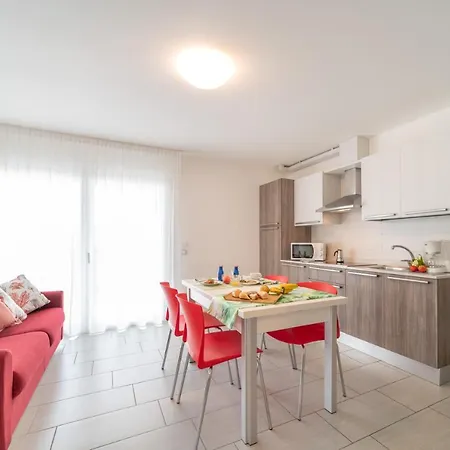 Residenza Monica Apartment Lignano Sabbiadoro Exterior photo