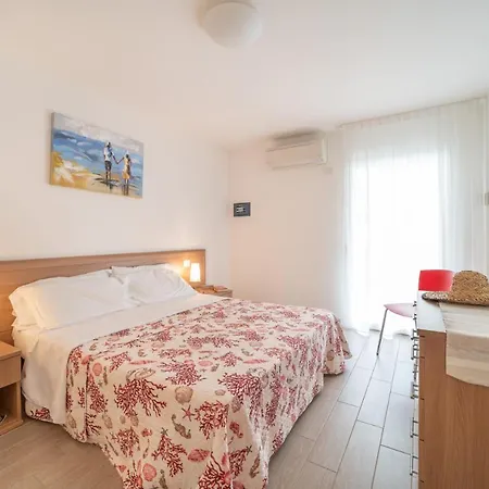 Residenza Monica Apartment Lignano Sabbiadoro Exterior photo