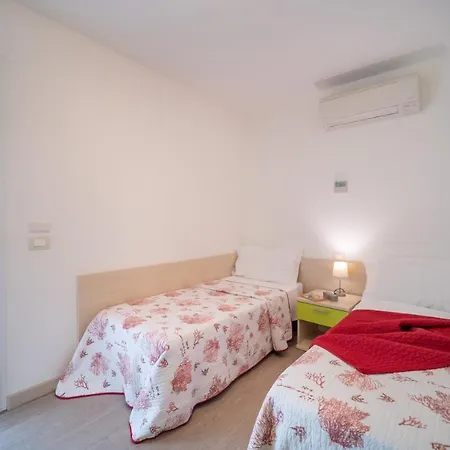 Residenza Monica Apartment Lignano Sabbiadoro Exterior photo