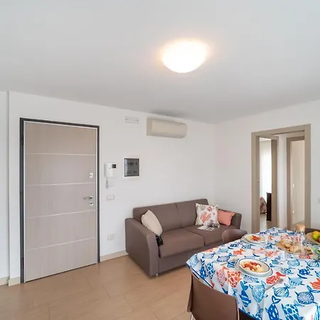 Residenza Monica Apartment Lignano Sabbiadoro Exterior photo