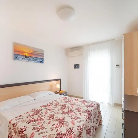 Residenza Monica Apartment Lignano Sabbiadoro Exterior photo