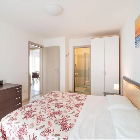 Residenza Monica Apartment Lignano Sabbiadoro Exterior photo