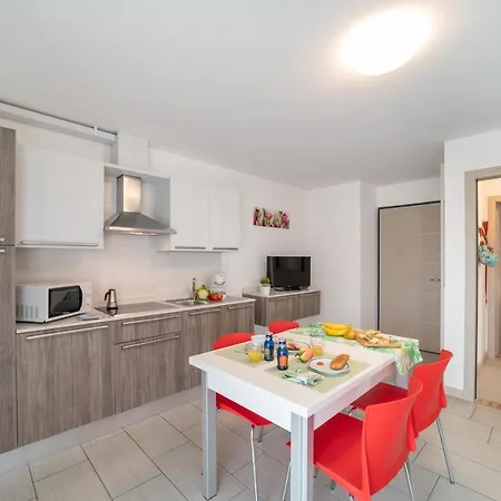 Residenza Monica Apartment Lignano Sabbiadoro Exterior photo