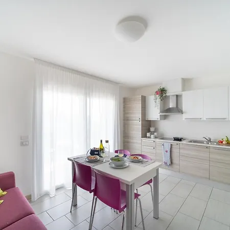 Residenza Monica Apartment Lignano Sabbiadoro Exterior photo
